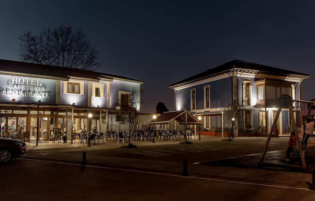 Hotel Villa Maria Revilla De Camargo 외부 사진